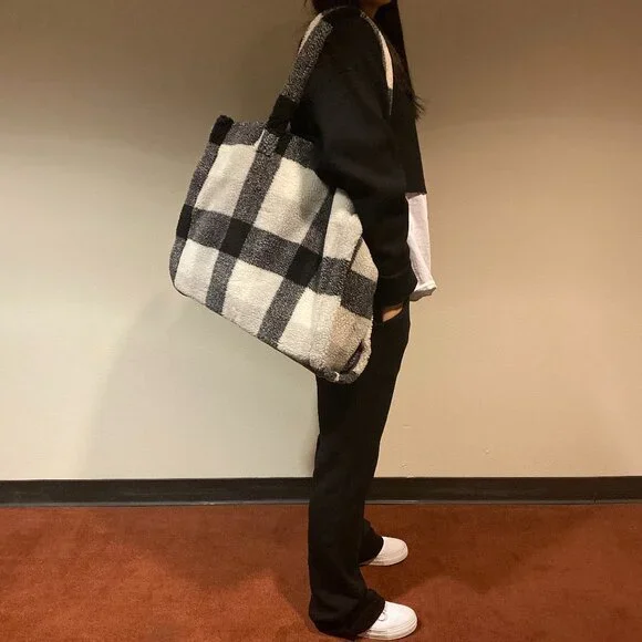 Stand Studio Lola Check Faux Fur Shearling Big Tote Shoulder Bag - Picture 15 of 16